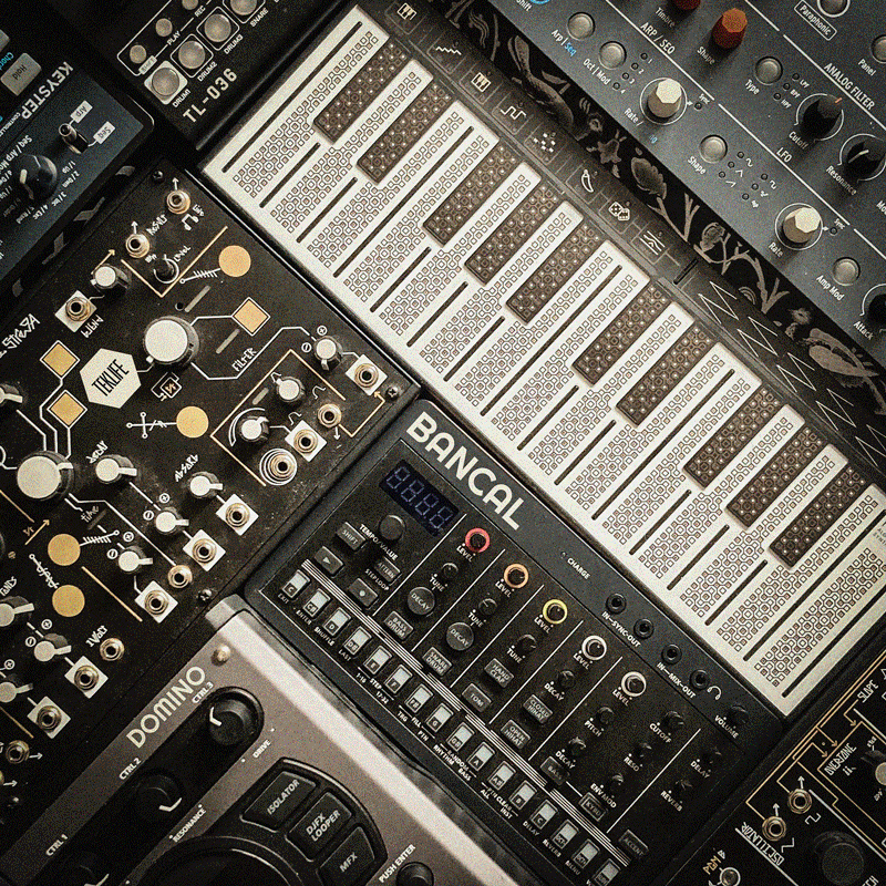 Traxman - Tekvision Volume 4 Album Cover